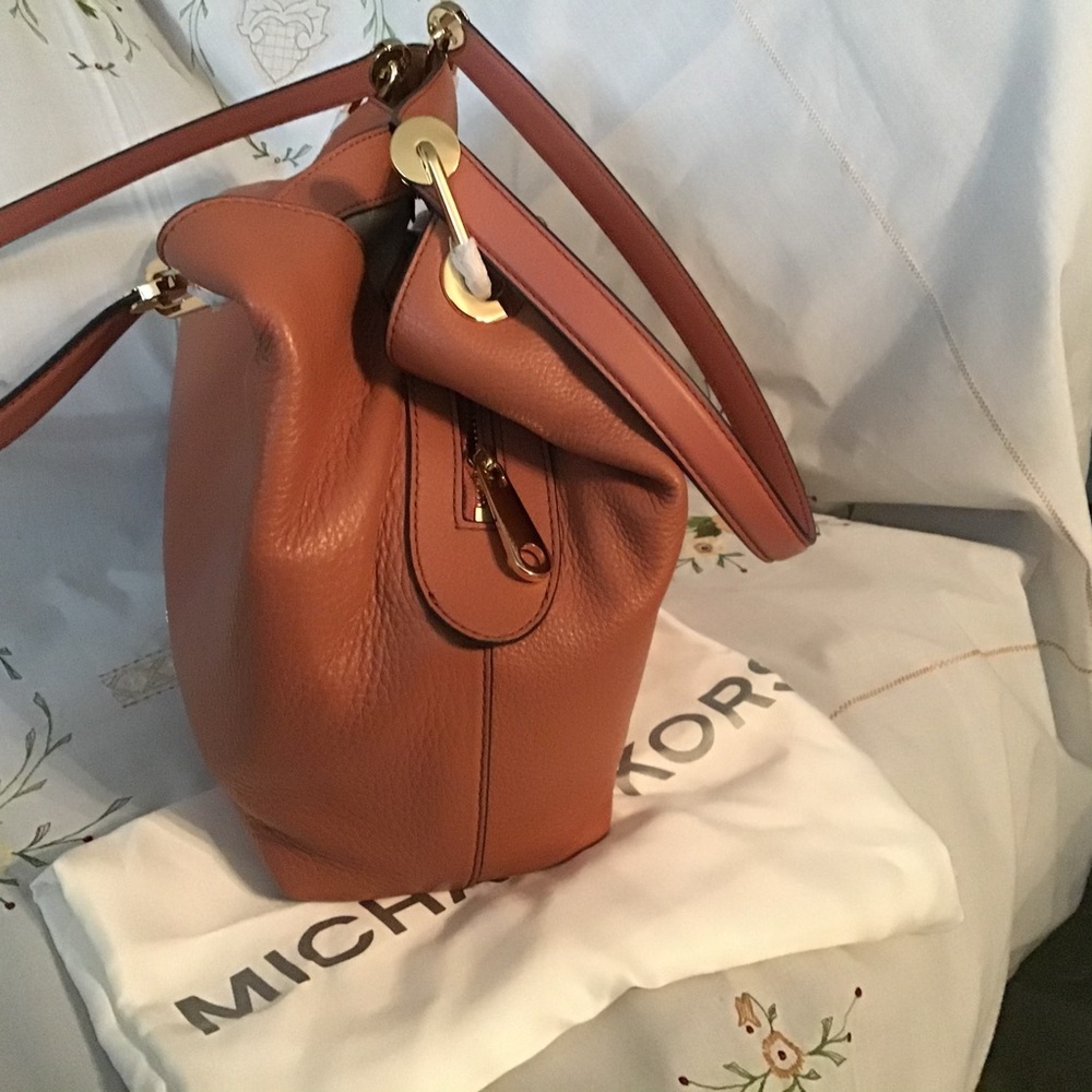 💕Michael Kors Large Handbag./Crossbody